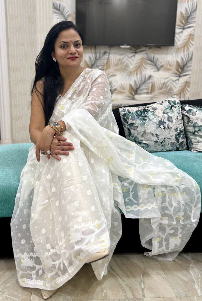 White Color Contrast Soft Dhakai Jamdani Saree (She Saree 2133)